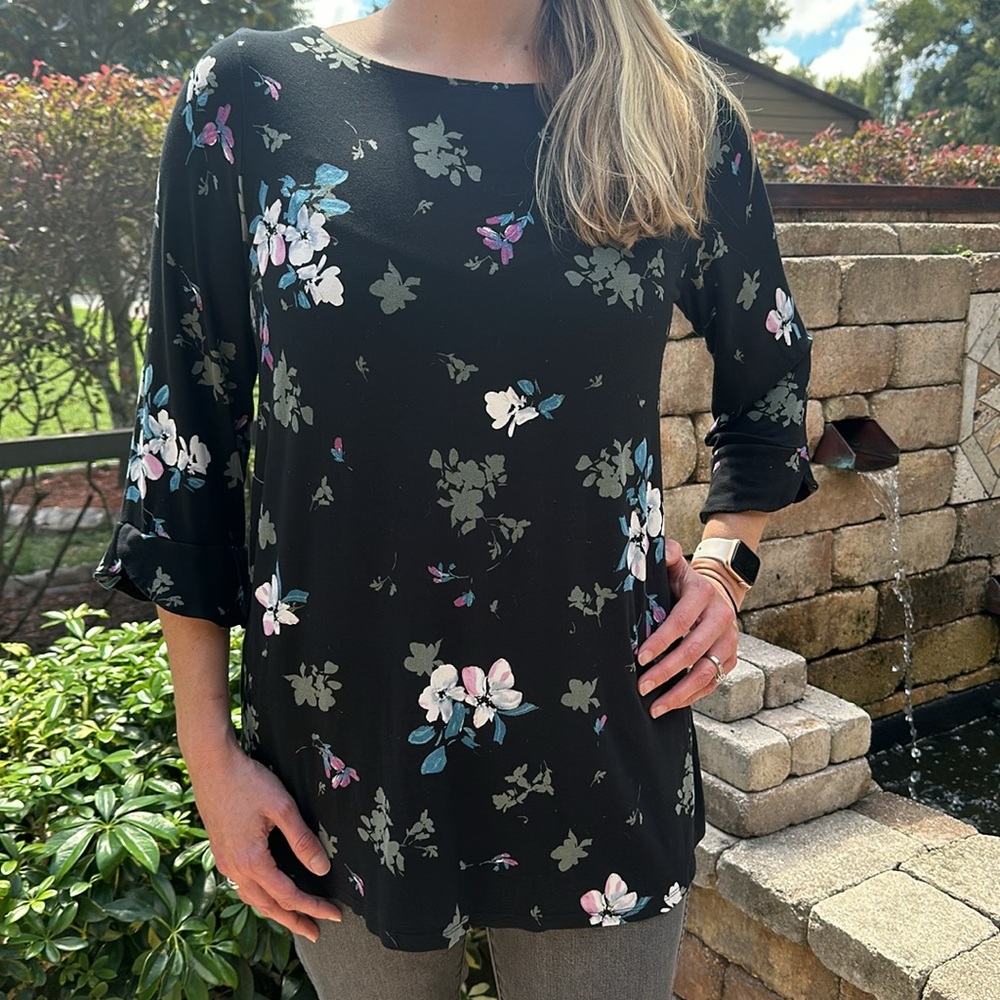 J. Jill Top Wearever Black Floral Portrait Boat Neck Tulip Sleeve Top